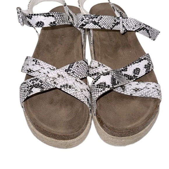 Pierre Dumas wedge sandals size 9 - Picture 1 of 7